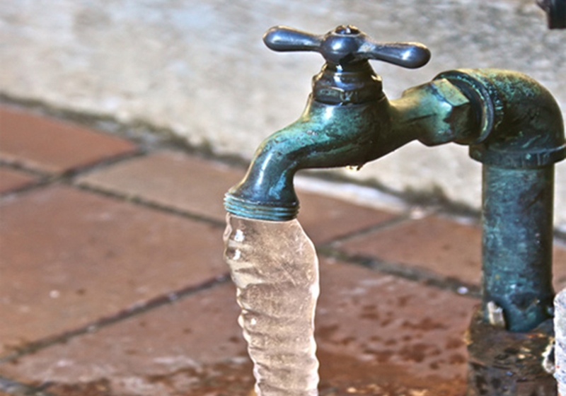 Замерзшая вода